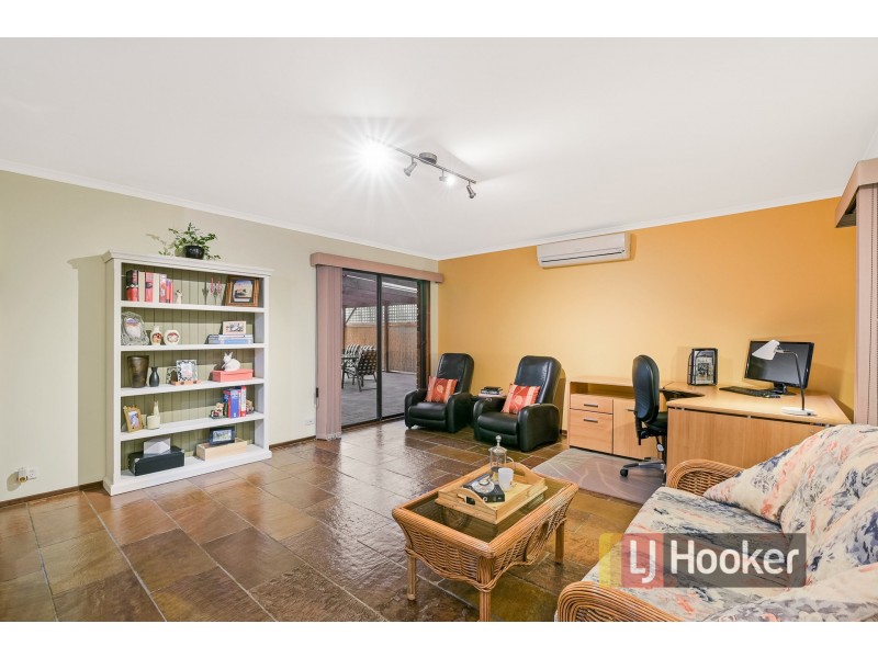 32 Beckington Crescent, Hampton Park VIC 3976