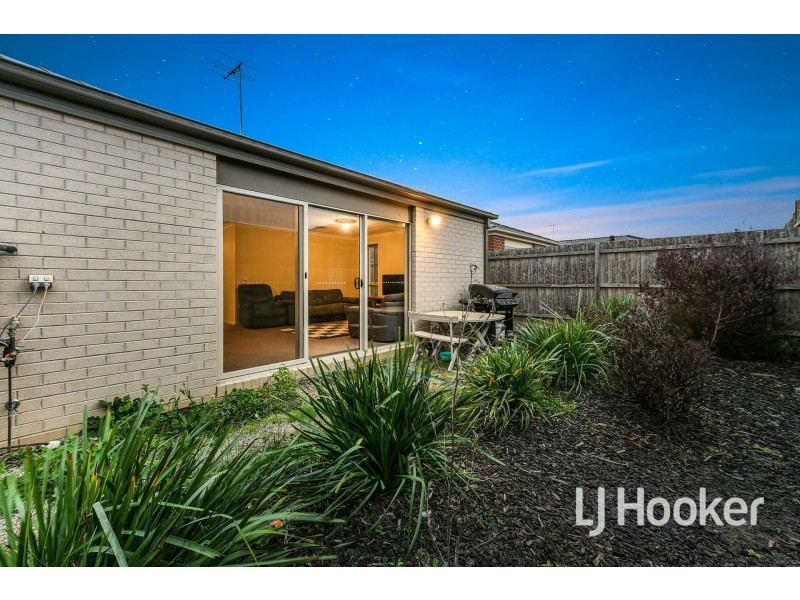50 Tangemere Way, Cranbourne East VIC 3977