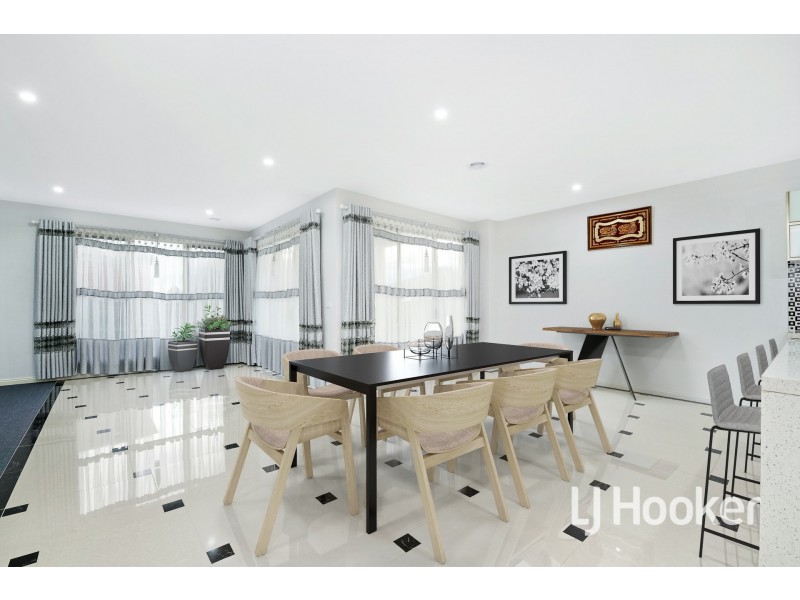 21 Lancashire Drive, Cranbourne North VIC 3977