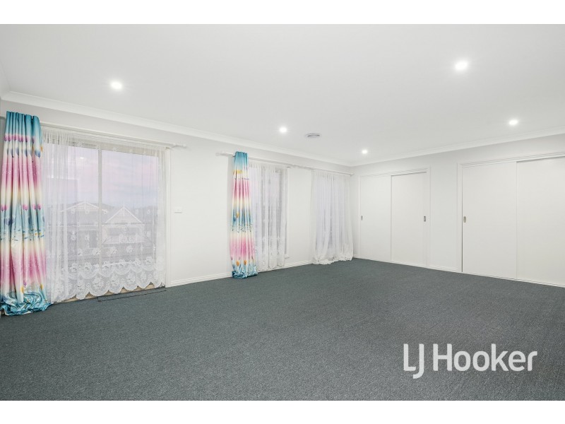 21 Lancashire Drive, Cranbourne North VIC 3977