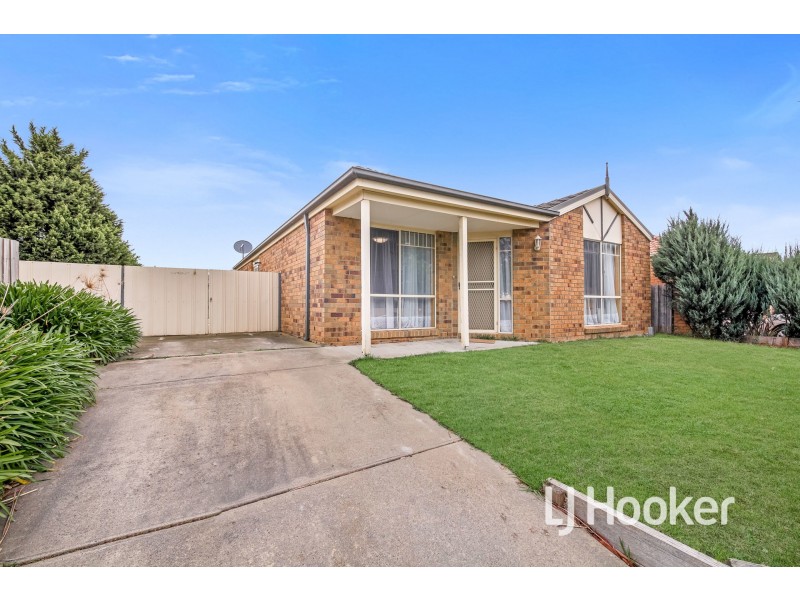 41 Central Parkway, Cranbourne West VIC 3977
