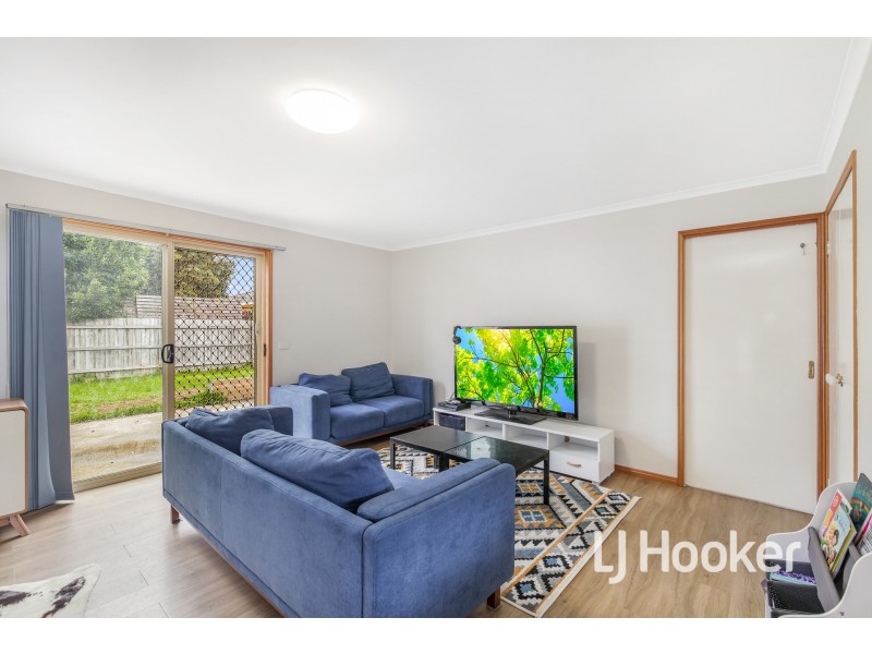 41 Central Parkway, Cranbourne West VIC 3977