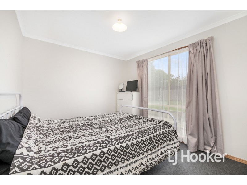 41 Central Parkway, Cranbourne West VIC 3977
