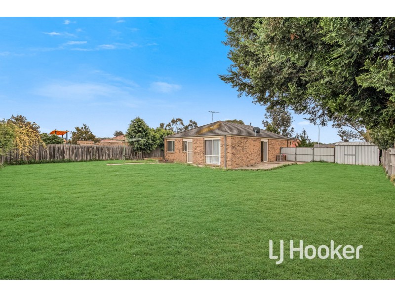 41 Central Parkway, Cranbourne West VIC 3977
