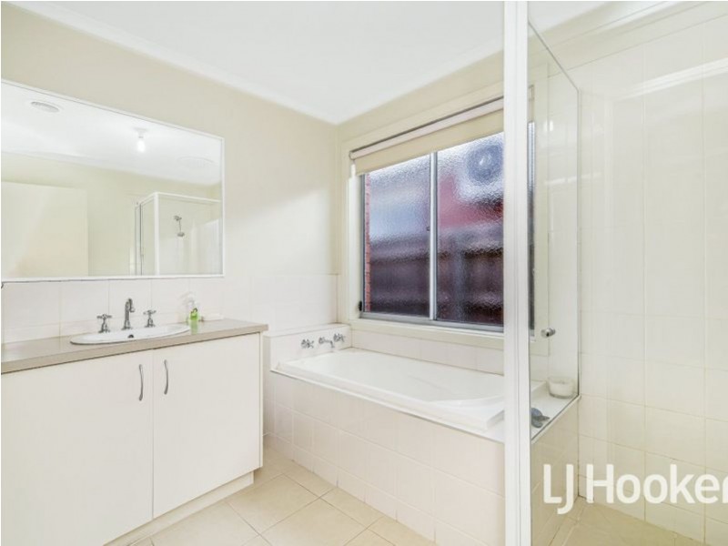26 Domino Way, Hampton Park VIC 3976