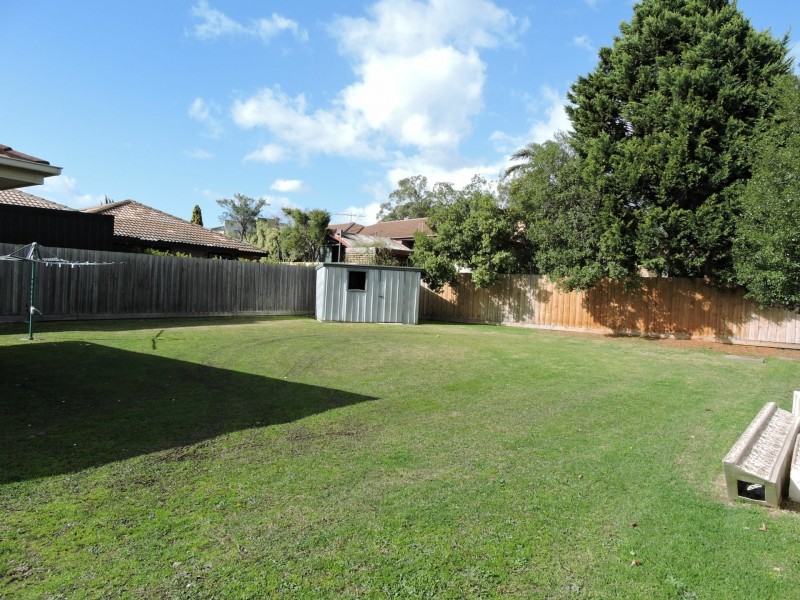 63 Kennington Park Drive, Endeavour Hills VIC 3802
