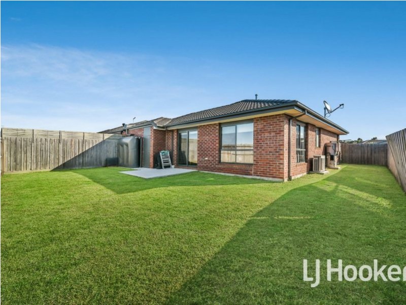 39 Sallys Run, Hampton Park VIC 3976