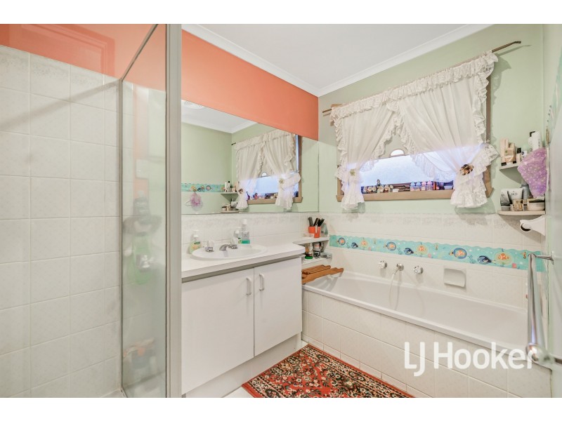 13 Ashford Close, Hampton Park VIC 3976