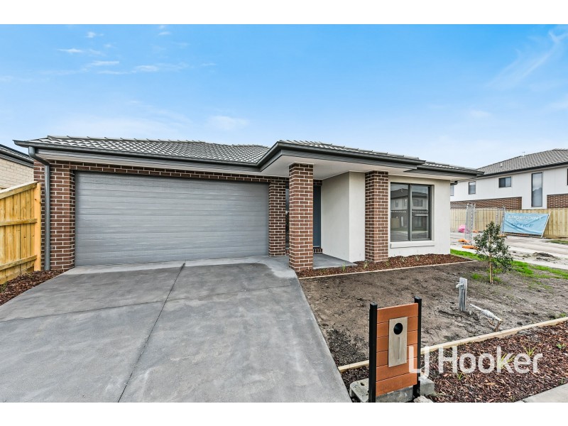 65 Highmount Drive, Hampton Park VIC 3976