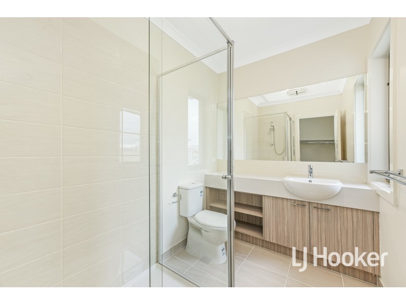 65 Highmount Drive, Hampton Park VIC 3976