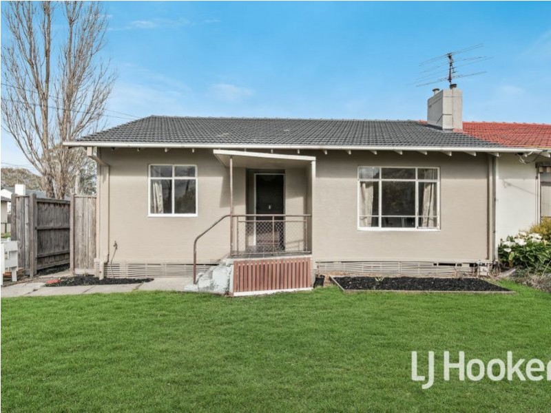 32 Oak Avenue, Doveton VIC 3177