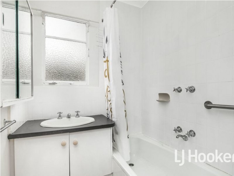 32 Oak Avenue, Doveton VIC 3177