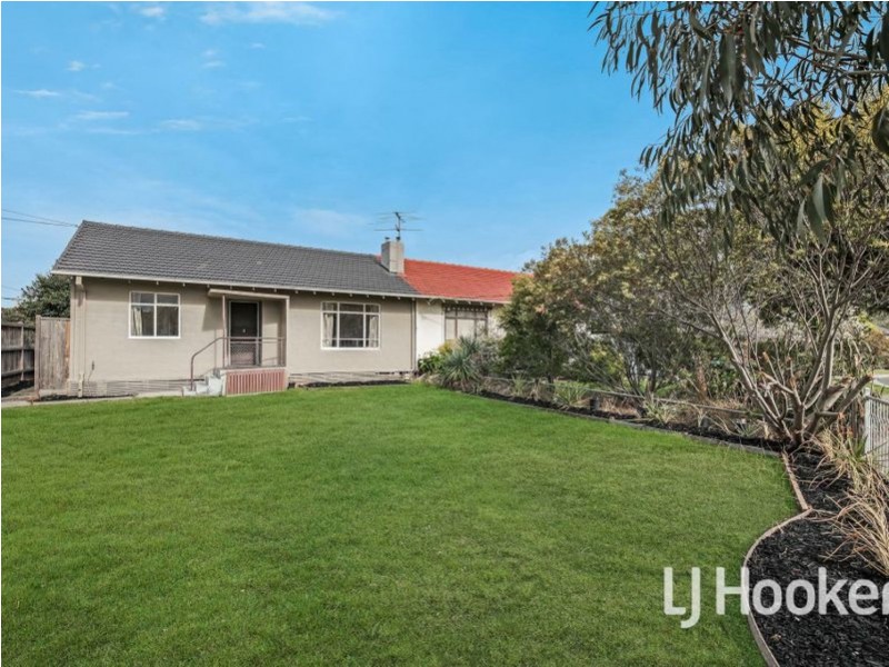 32 Oak Avenue, Doveton VIC 3177