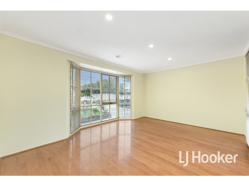 4 Dewpoint Crescent, Hampton Park VIC 3976