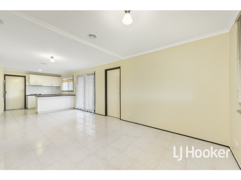 4 Dewpoint Crescent, Hampton Park VIC 3976