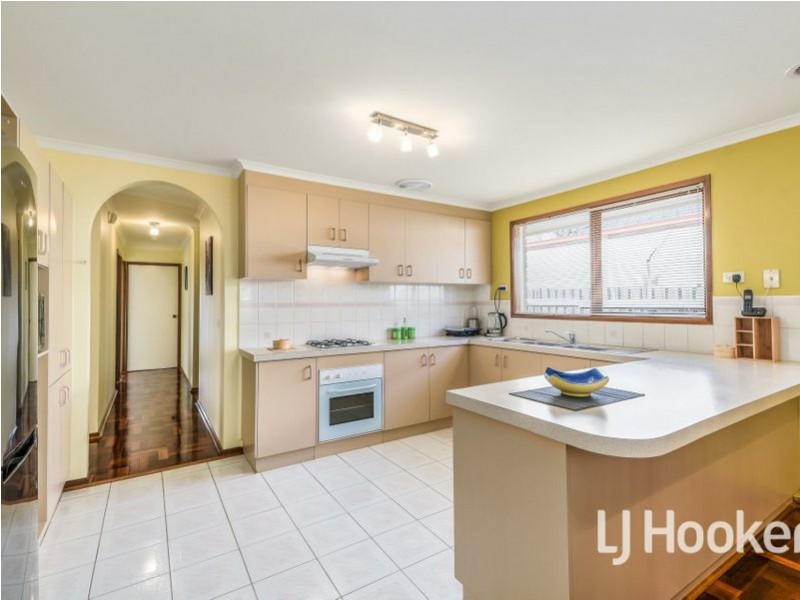 140 Warana Drive, Hampton Park VIC 3976