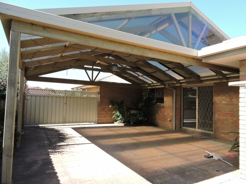 8 Sheffield Close, Pakenham VIC 3810