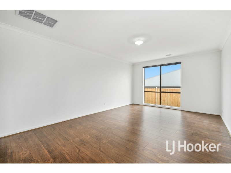 11 Serene Court, Pakenham VIC 3810