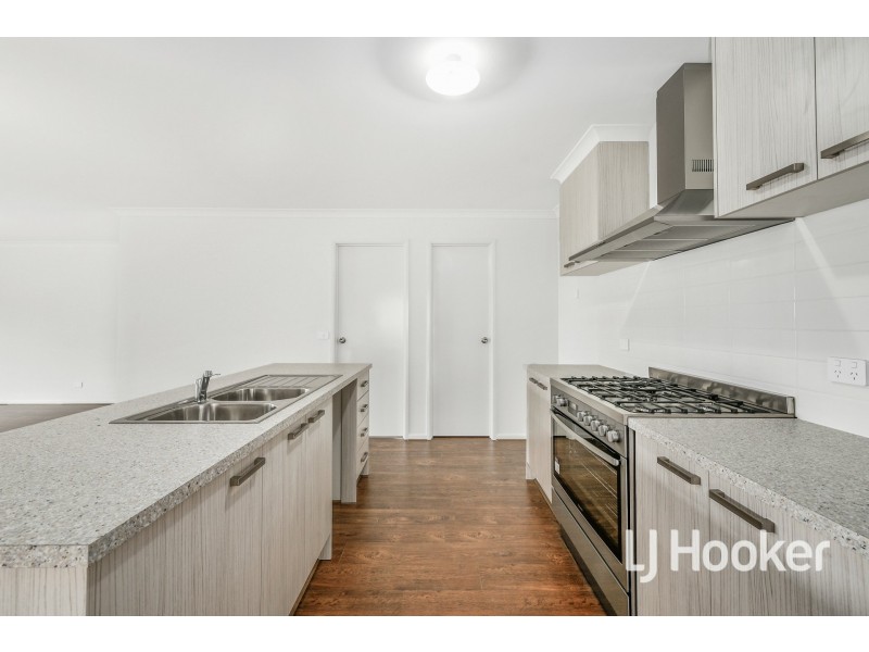 11 Serene Court, Pakenham VIC 3810