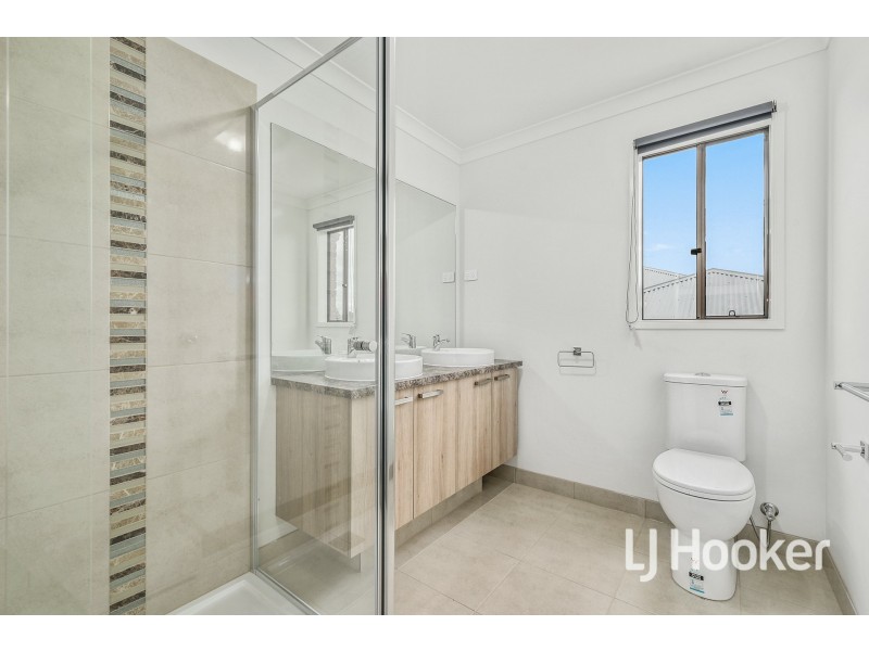 11 Serene Court, Pakenham VIC 3810