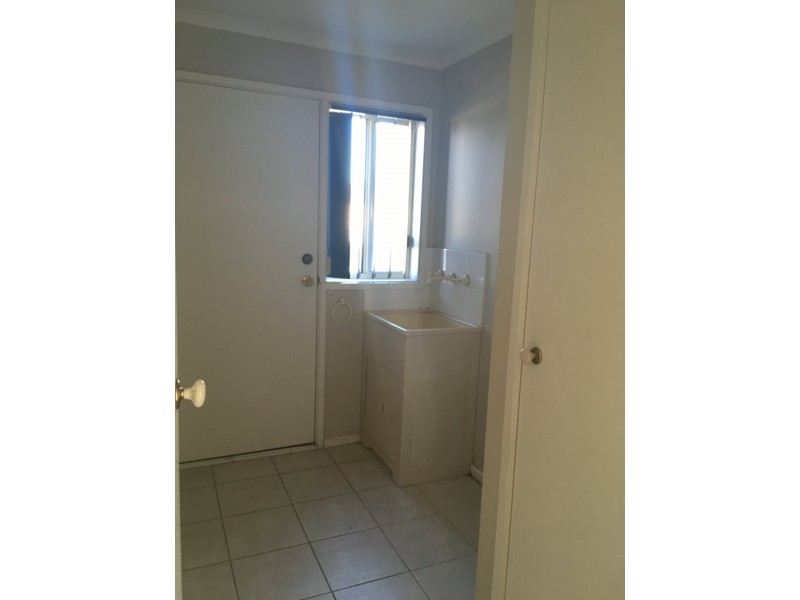 90 Oaktree Drive, Hampton Park VIC 3976