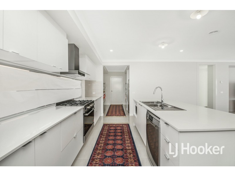 5 Gotch Place, Clyde VIC 3978