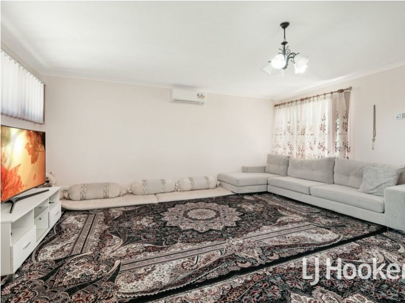 2/77 Oaktree Drive, Hampton Park VIC 3976