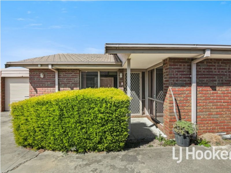 2/77 Oaktree Drive, Hampton Park VIC 3976