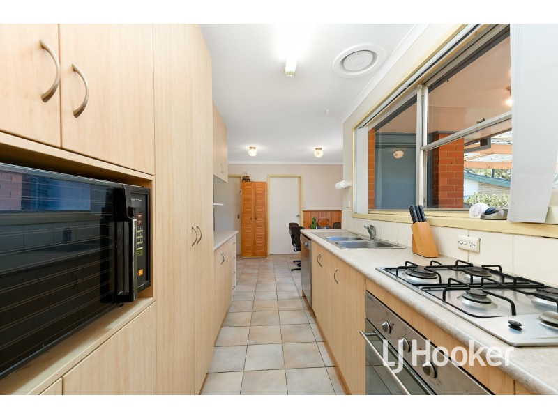 10 Silvan Grove, Hampton Park VIC 3976