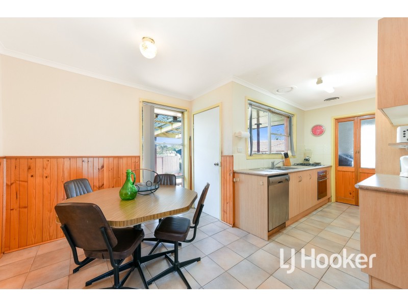 10 Silvan Grove, Hampton Park VIC 3976