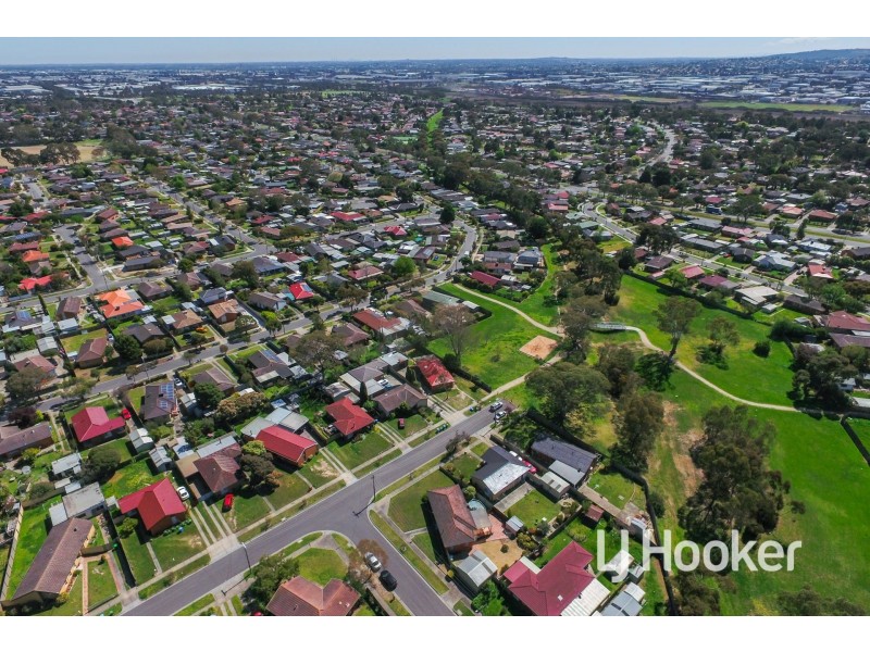 10 Silvan Grove, Hampton Park VIC 3976