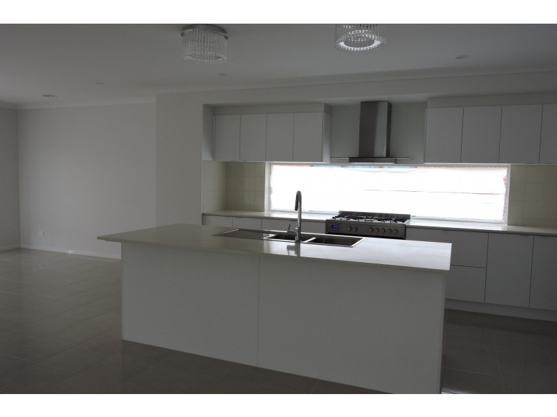 5 Gotch Place, Clyde VIC 3978