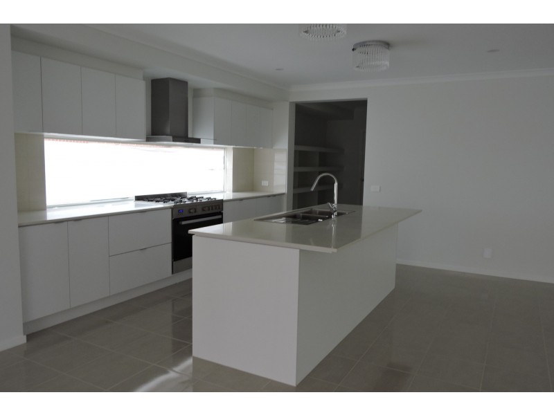 5 Gotch Place, Clyde VIC 3978