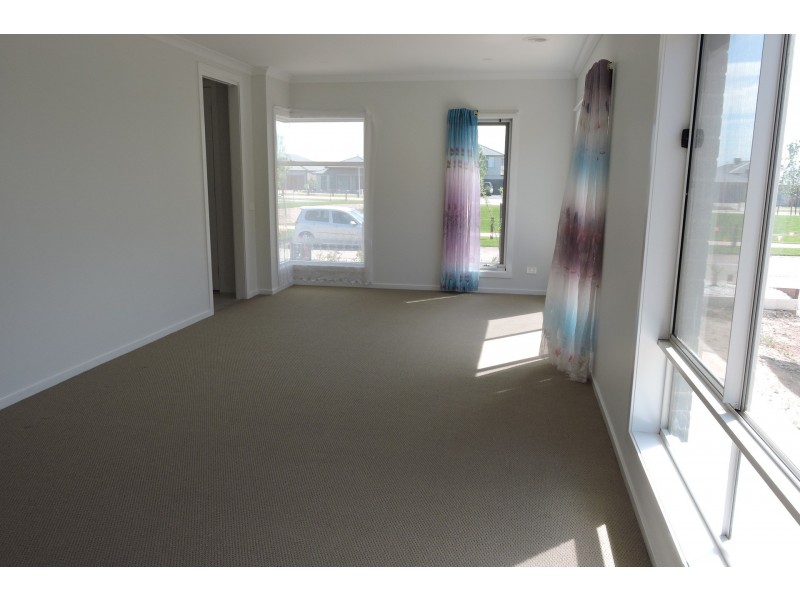 5 Gotch Place, Clyde VIC 3978