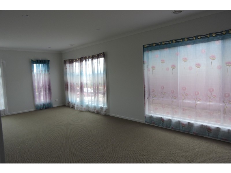 5 Gotch Place, Clyde VIC 3978