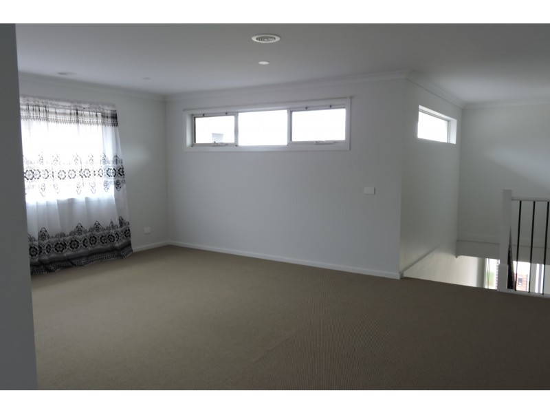 5 Gotch Place, Clyde VIC 3978