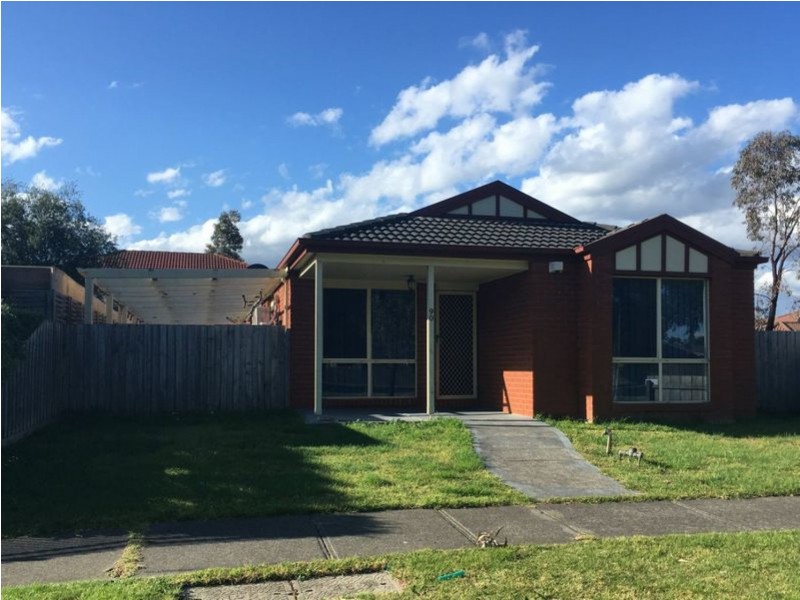 90 Oaktree Drive, Hampton Park VIC 3976