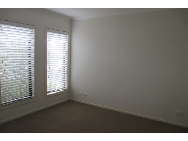 10 Damper Way, Lynbrook VIC 3975