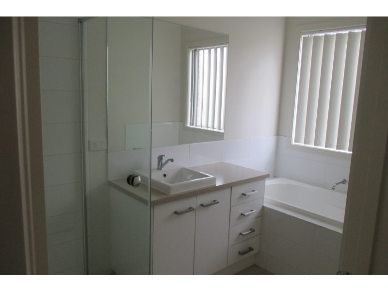 10 Damper Way, Lynbrook VIC 3975