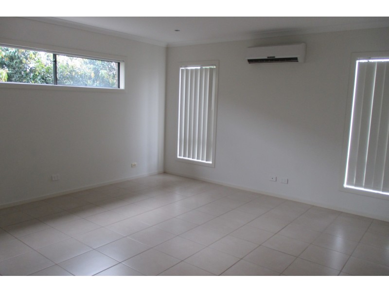 10 Damper Way, Lynbrook VIC 3975