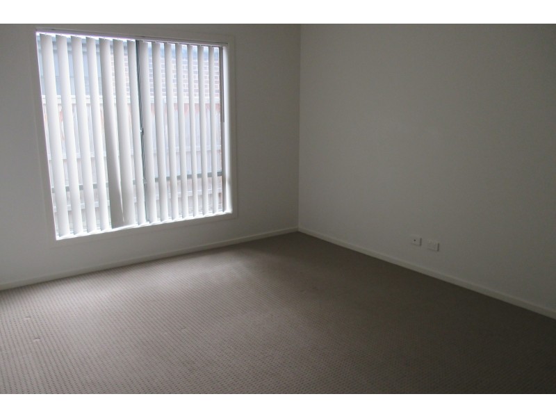 10 Damper Way, Lynbrook VIC 3975