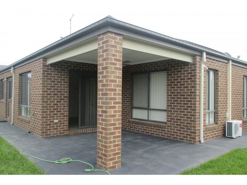 10 Damper Way, Lynbrook VIC 3975