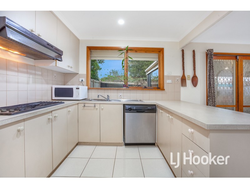 5 Kinloch Gardens, Endeavour Hills VIC 3802