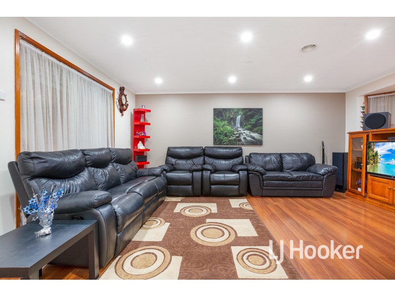 5 Kinloch Gardens, Endeavour Hills VIC 3802