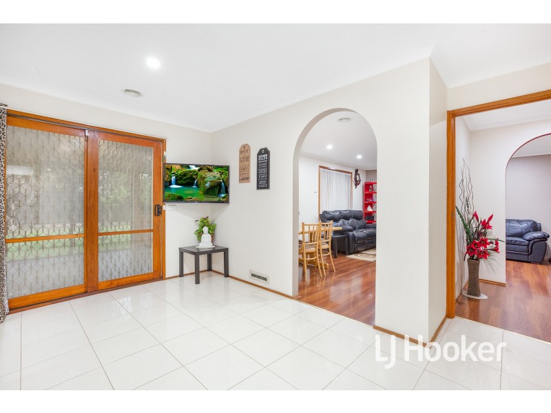5 Kinloch Gardens, Endeavour Hills VIC 3802