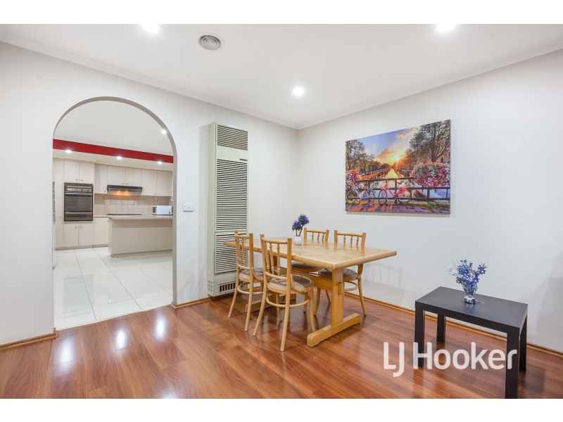 5 Kinloch Gardens, Endeavour Hills VIC 3802