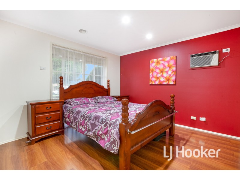 5 Kinloch Gardens, Endeavour Hills VIC 3802