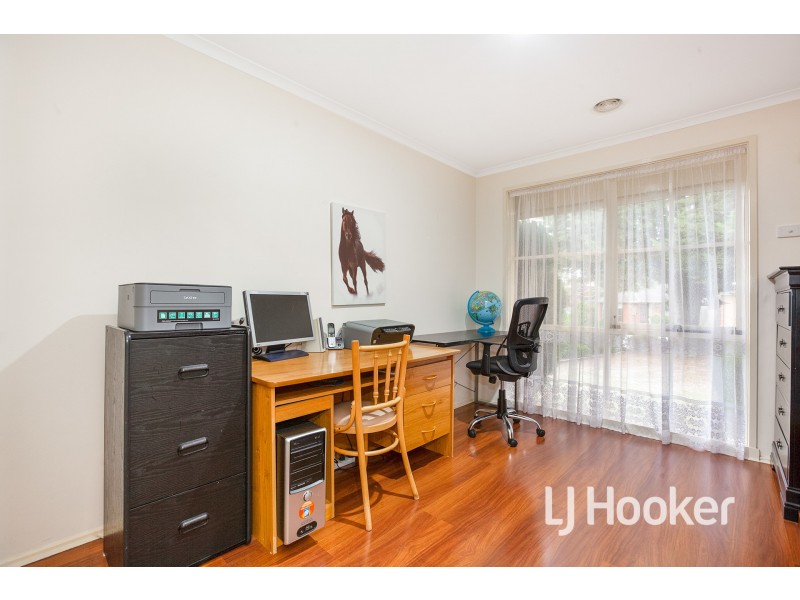 5 Kinloch Gardens, Endeavour Hills VIC 3802