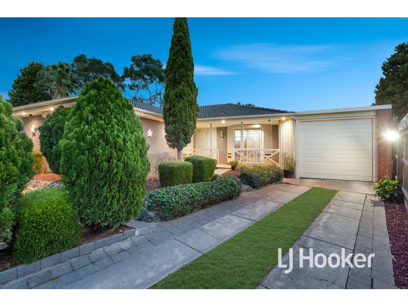 5 Kinloch Gardens, Endeavour Hills VIC 3802