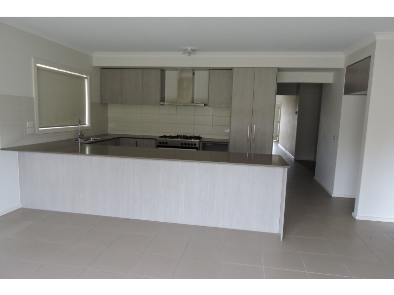 5 Buick Court, Cranbourne East VIC 3977